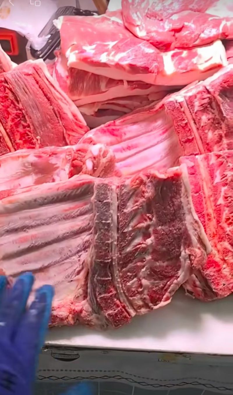 满肉无颈前排