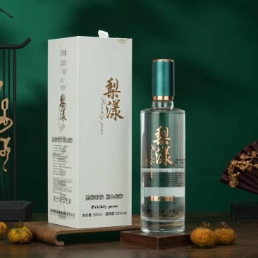 刺梨露酒，52度，鲜果刺梨发酵蒸馏工艺。