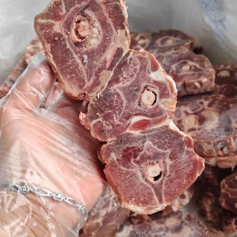 满肉羊脖骨，含肉率70左右，肉多多
