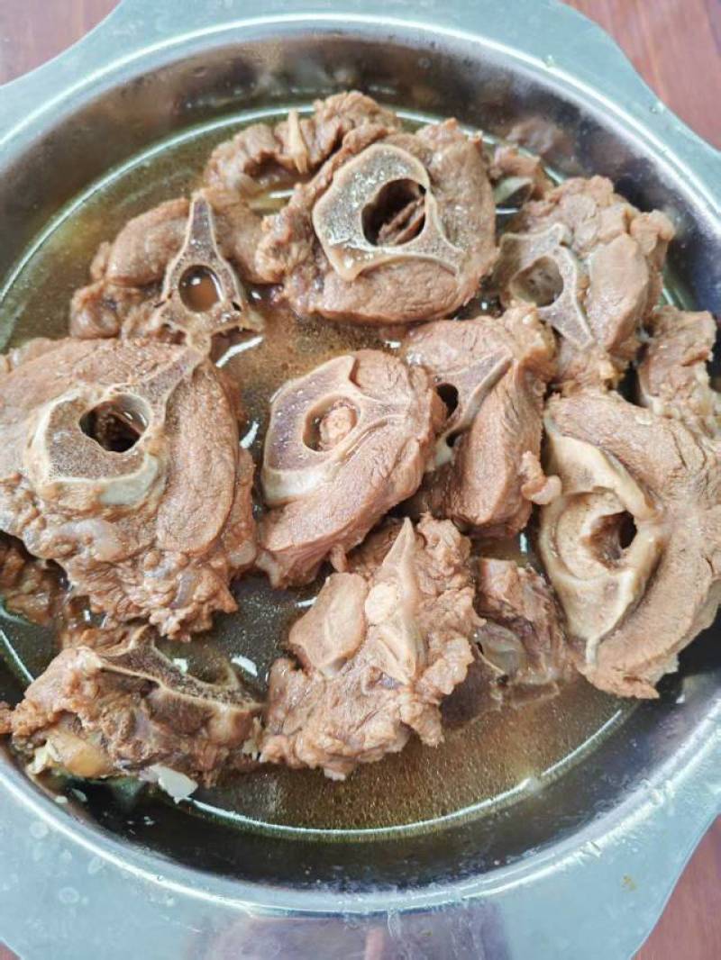 满肉羊脖骨，含肉率70左右，肉多多