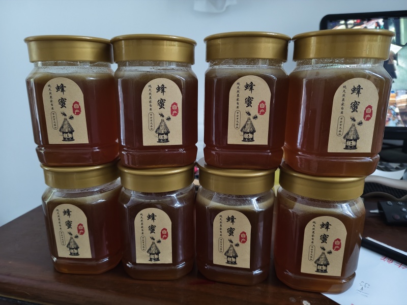 精品山林新产蜂蜜农家土蜂蜜品质上乘欢迎老板咨询。