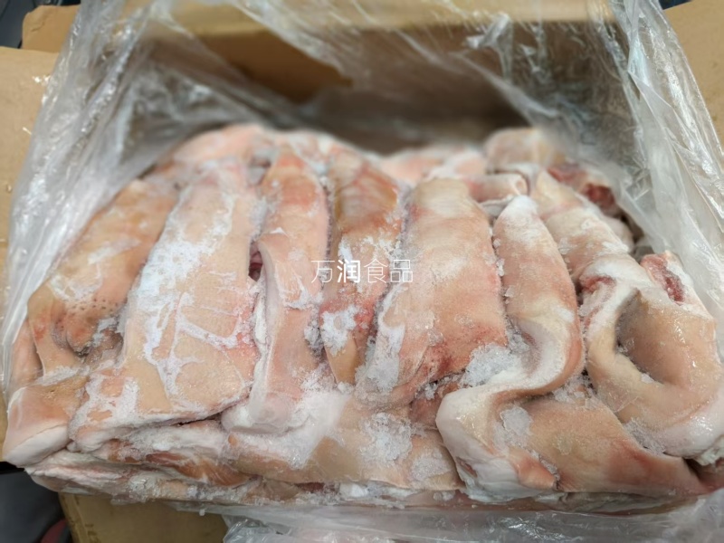 冷冻猪小头皮猪头皮，猪头肉边角20斤一件食堂炒菜卤菜