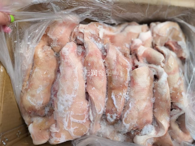 冷冻猪小头皮猪头皮，猪头肉边角20斤一件食堂炒菜卤菜