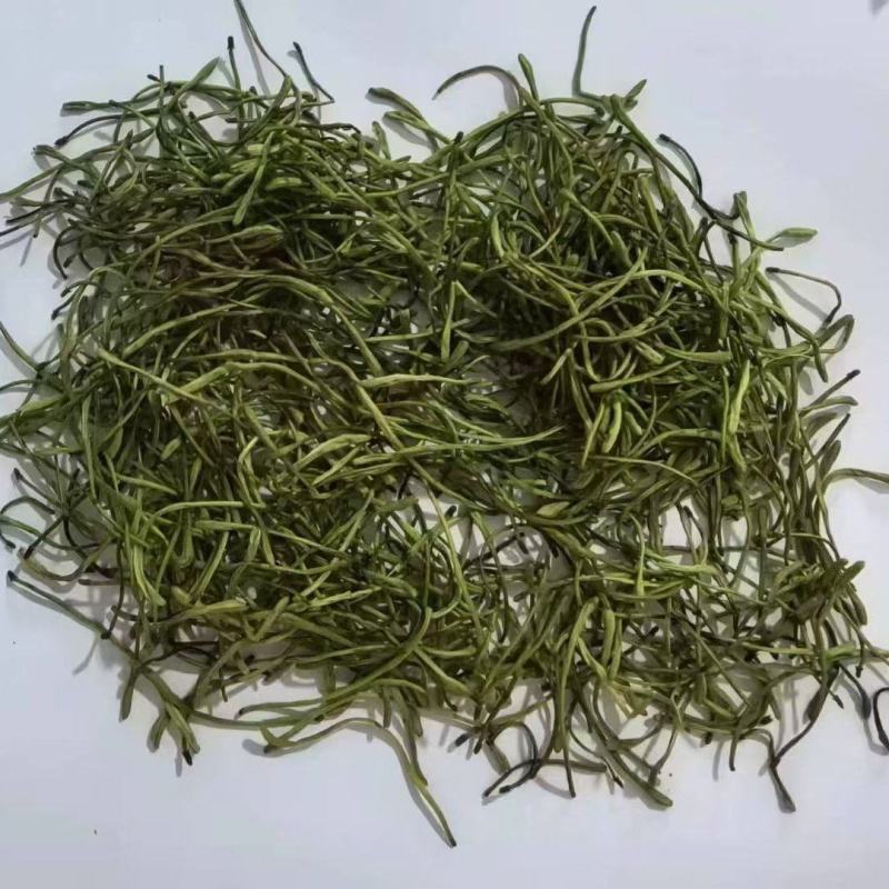 本人有10吨金银花出售。