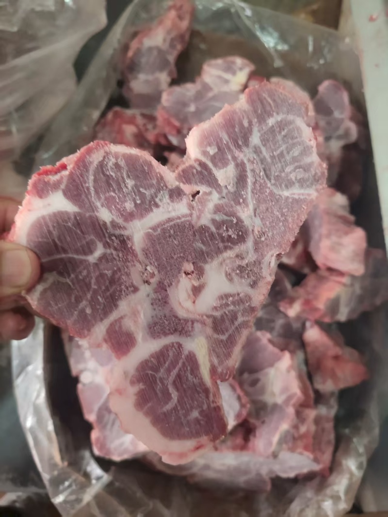 满肉猪颈骨，可代替牛脖骨