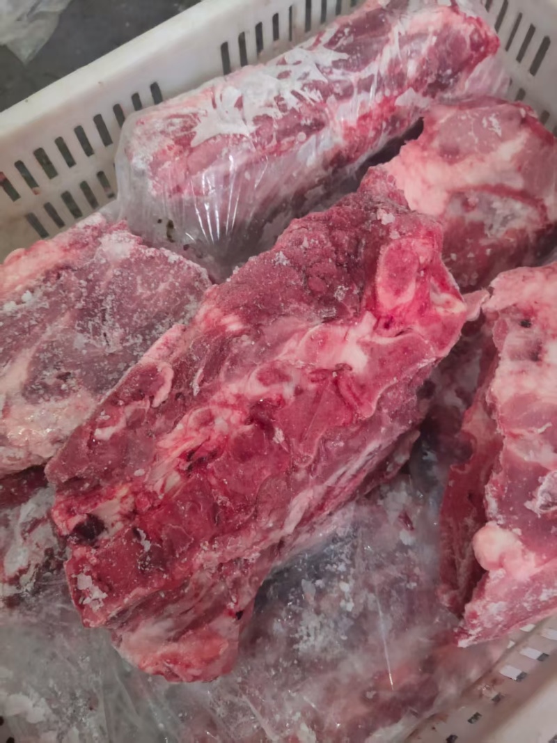 满肉猪颈骨，可代替牛脖骨