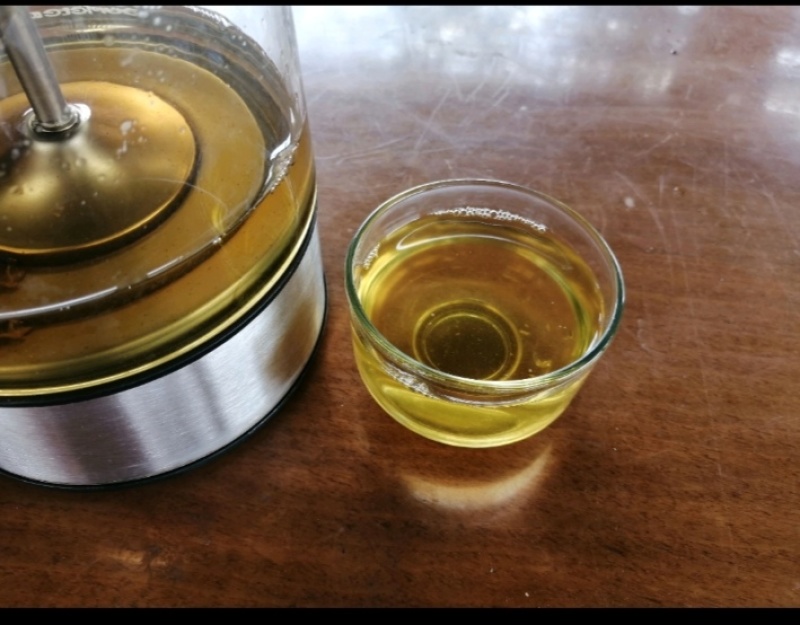 普洱茶小树，大叶烘青，口感好，汤色清亮回甘持久，精品散茶