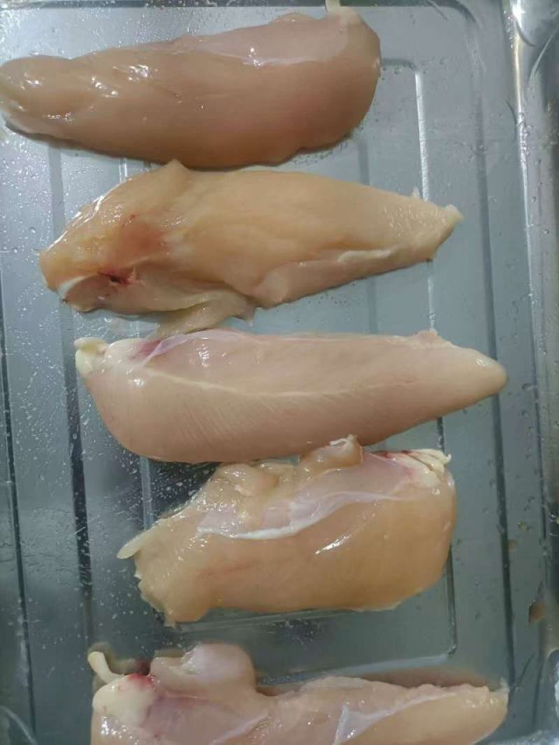 鸡小胸，按需加工鸡腿，鸡翅，鸡爪，按需去骨，切块包装