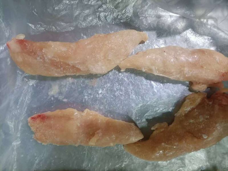 鸡小胸，按需加工鸡腿，鸡翅，鸡爪，按需去骨，切块包装