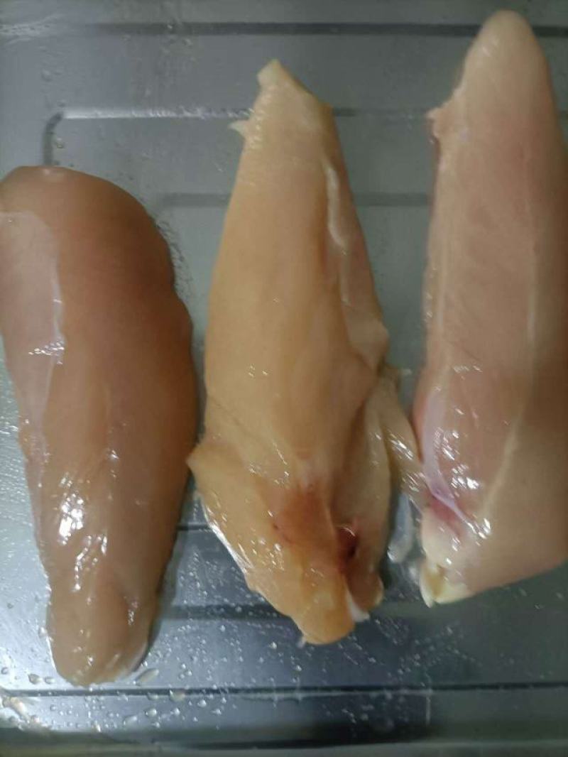鸡小胸，按需加工鸡腿，鸡翅，鸡爪，按需去骨，切块包装