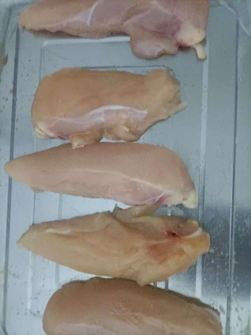 鸡小胸，按需加工鸡腿，鸡翅，鸡爪，按需去骨，切块包装