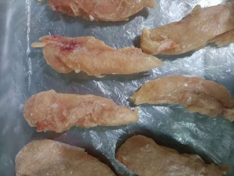 鸡小胸，按需加工鸡腿，鸡翅，鸡爪，按需去骨，切块包装