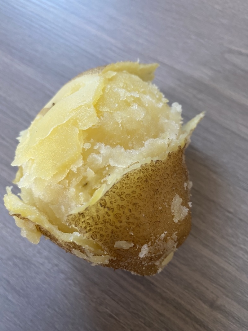 甘肃沙地黄心土豆三两以上，需要联系