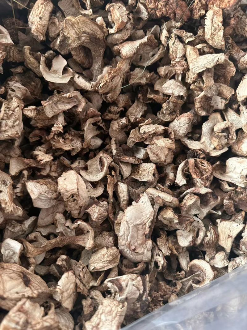 地扣，野生土豆蘑干货，各种规格都有，有需要的可以谈规格，