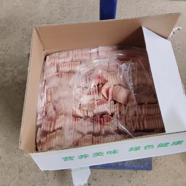 带皮五花肉片，肉块