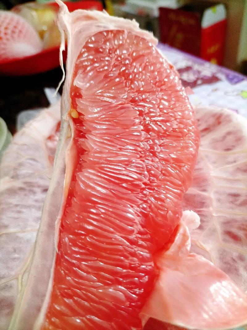 福建平和琯溪红心柚子，果面干净，水分充足，一手货源