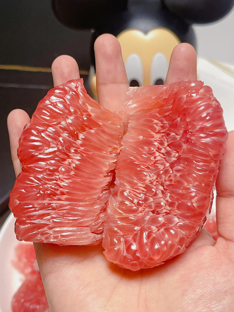 福建平和琯溪红心柚子，果面干净，水分充足，一手货源
