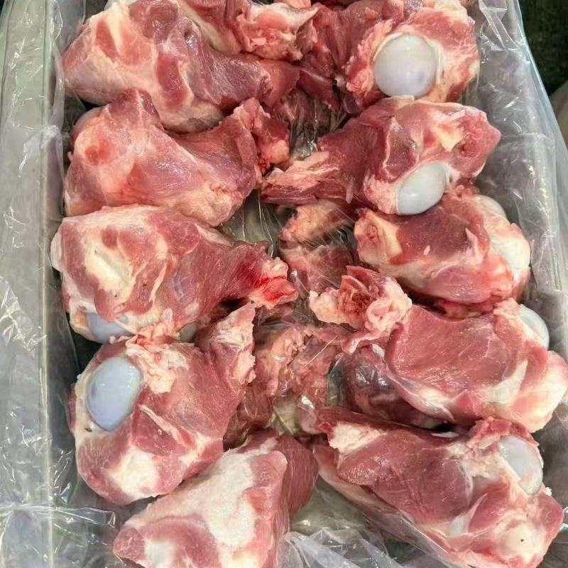 满肉猪棒骨