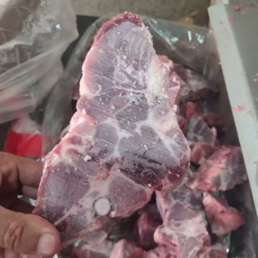 满肉颈骨，支持电商，可以当牛脖骨用