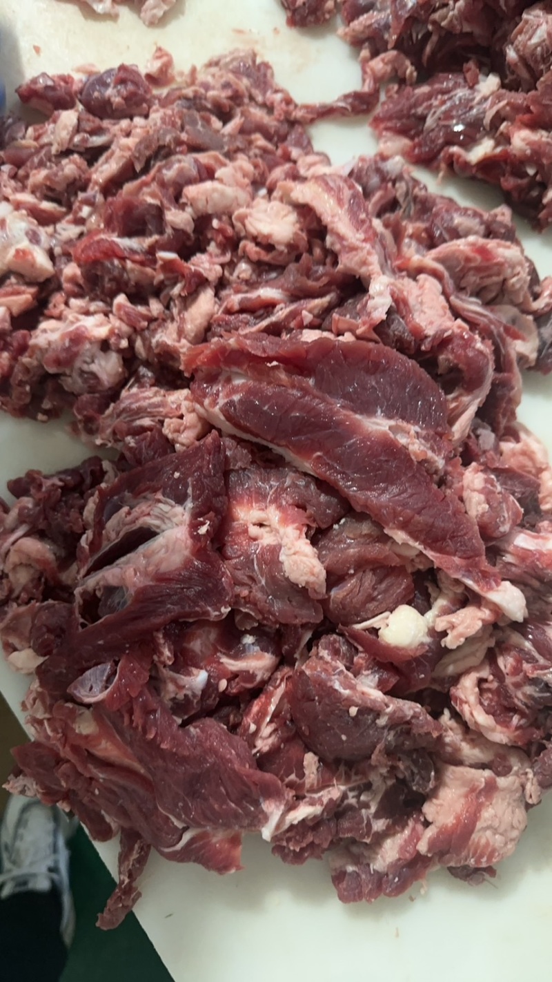 国产纯干牛碎肉，瘦度高肉质嫩，***剂，品质保证