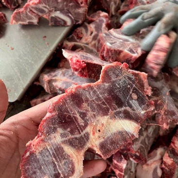 多肉牛脖骨