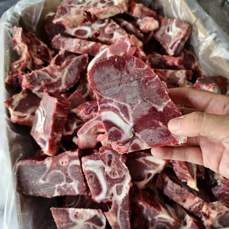 满肉牛脖骨
