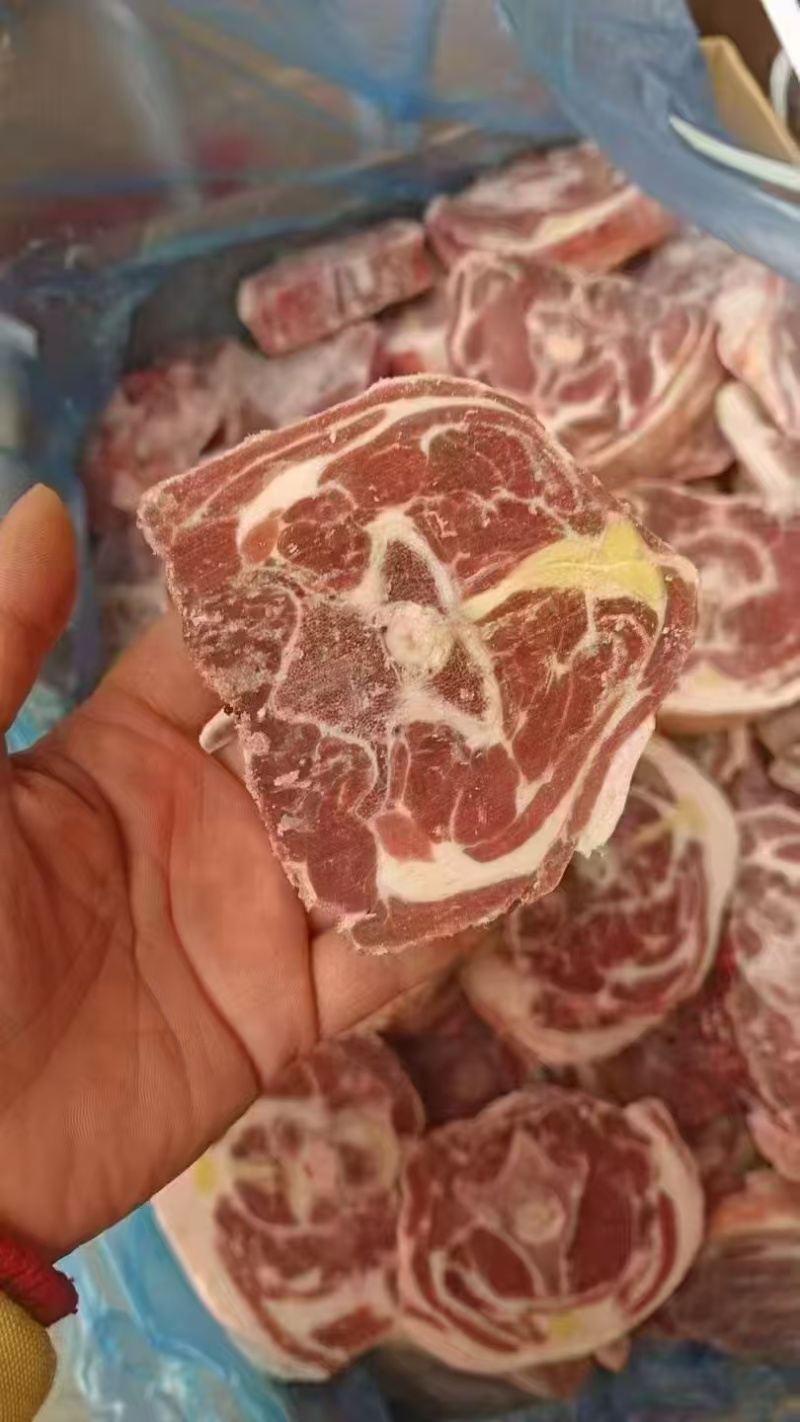 满肉羊脖骨