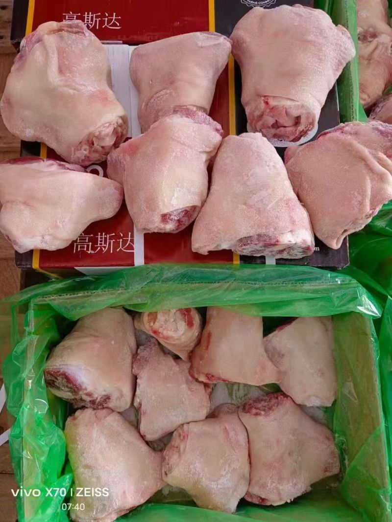 带皮小肘子