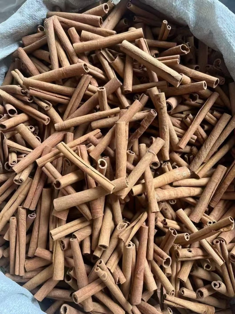 广西桂皮产地直发桂段桂碎肉桂规格齐全欢迎选购