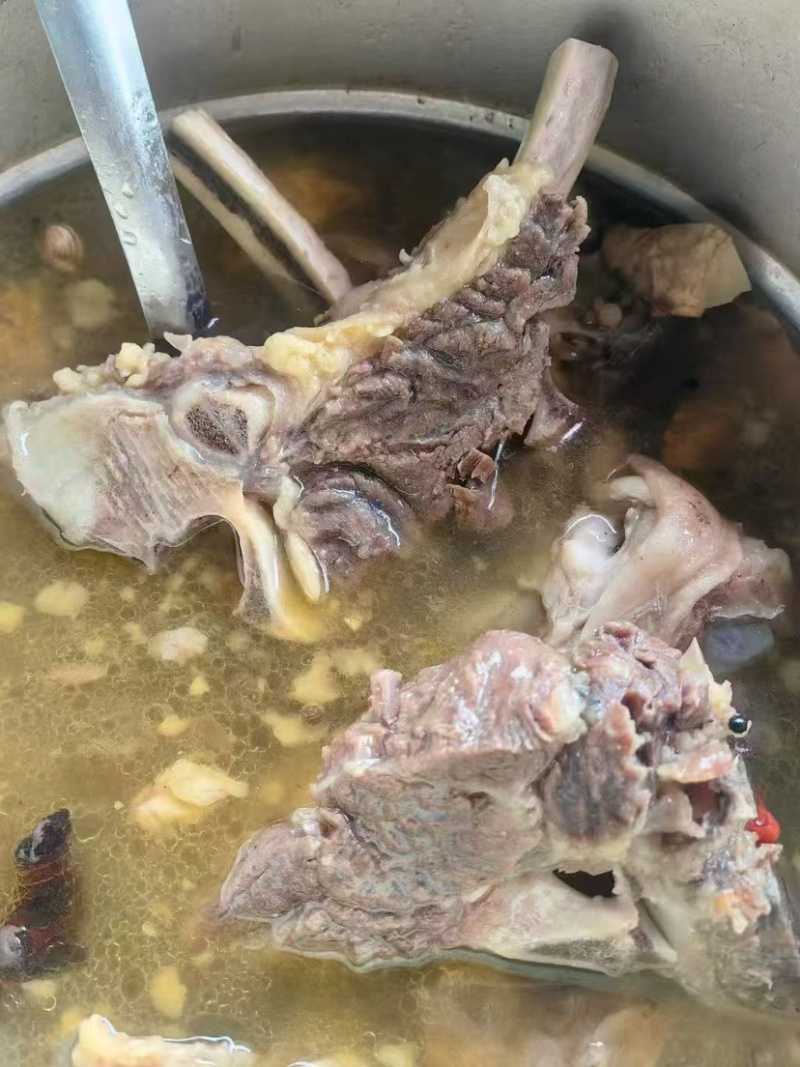 牛脊骨，实力牛商，一手货源品质保证，欢迎看货