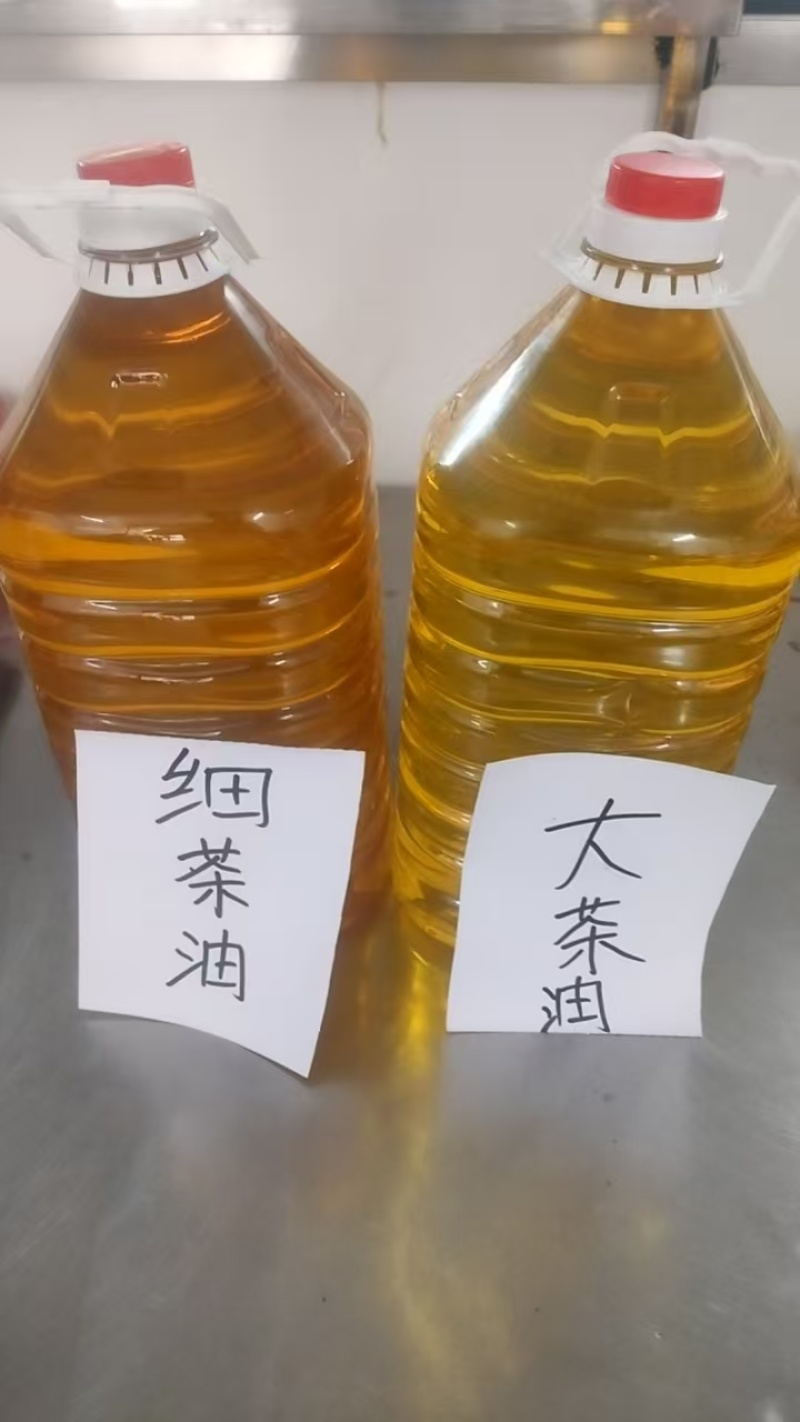 卖茶籽油大约200斤