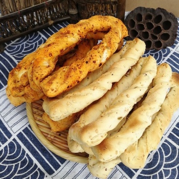 厂家直发陕西渭北蒲城特产酥脆可口棒棒馍480g*10/箱