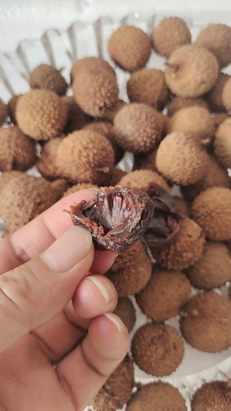 桂味荔枝干，核小肉厚，烘干，甘甜回味无穷