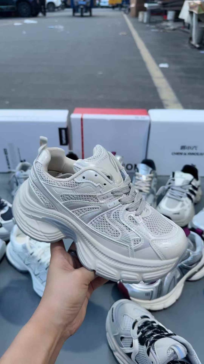 四季款老爹鞋到货，底轻巧舒服，时尚潮流女鞋