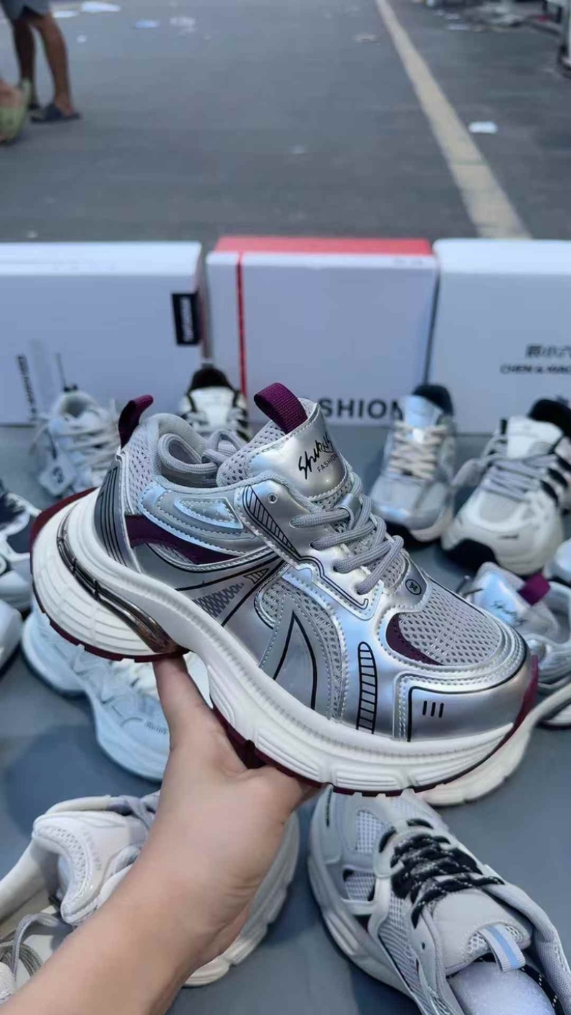 四季款老爹鞋到货，底轻巧舒服，时尚潮流女鞋