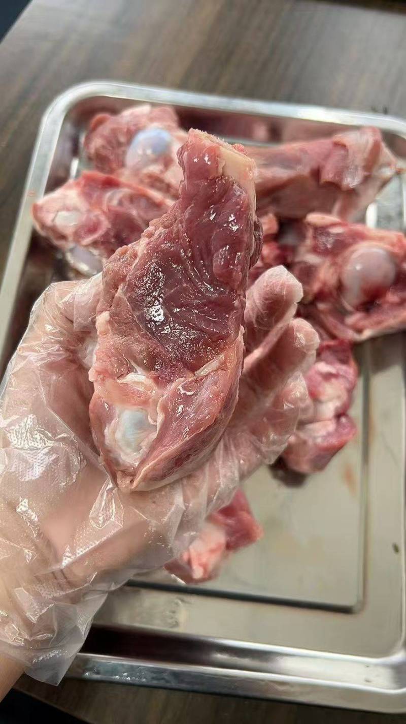 超满肉羊棒骨：一件40斤，一包5斤，可零发