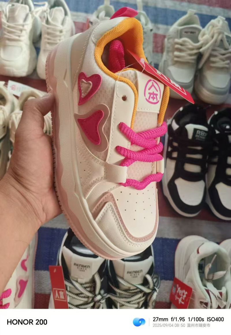 新款品牌人本女杂鞋特价22元。秋冬新款，质量保证款式新，
