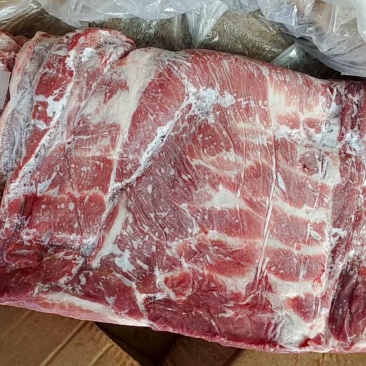 去皮五花肉，品质好，用起来方便，层次好，鲜度高，日期新鲜