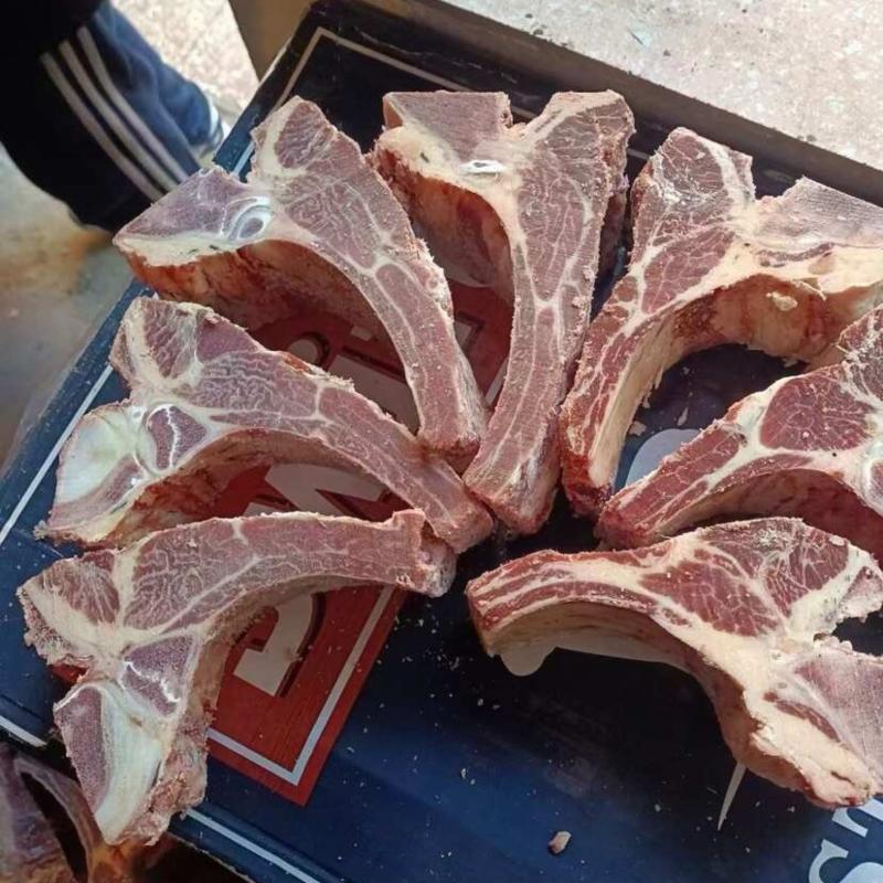 诚信商家，牛脊骨手把牛排原料，价格合理，一手货