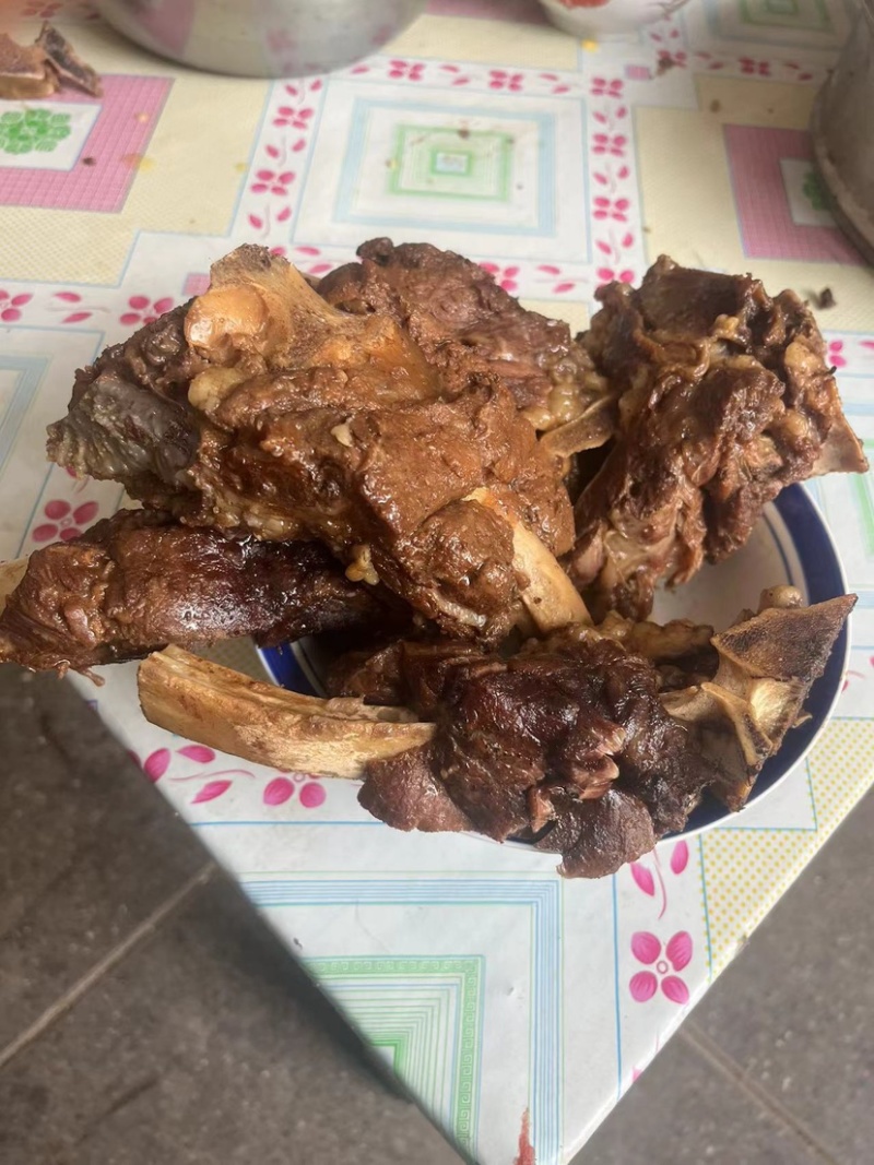 诚信商家，牛脊骨手把牛排原料，价格合理，一手货