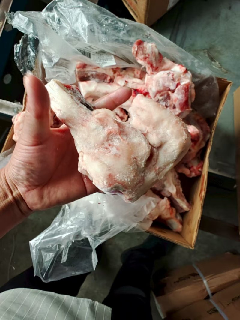 后肘骨，猪后腿骨货源充足量大从优欢迎联系咨询订购