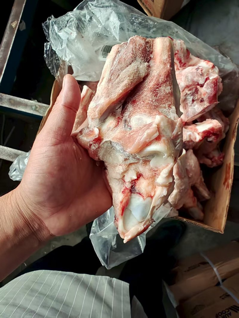 后肘骨，猪后腿骨货源充足量大从优欢迎联系咨询订购