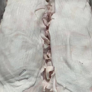 肥猪槽头分割:可食用槽头皮现货17吨