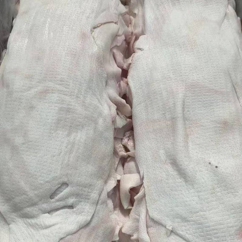 肥猪槽头分割:可食用槽头皮现货17吨