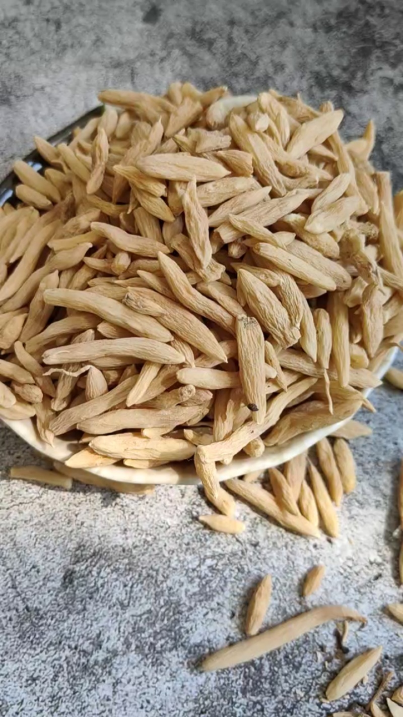 广西麦冬，大量有货，本人种植，量大价优欢迎致电