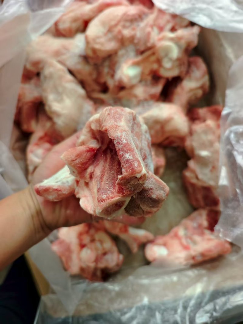 临沂现货后肘骨，带肉带筋膜酱大骨熟食饭店都可以使用
