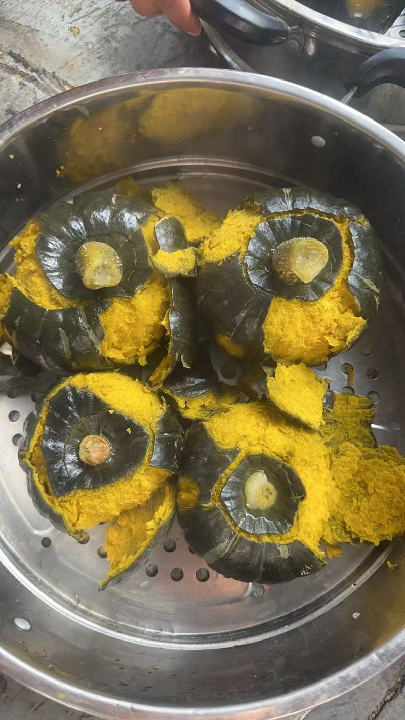 山东贝贝南瓜，产地直发，口感好个头均匀，皮毛黑亮货源充足