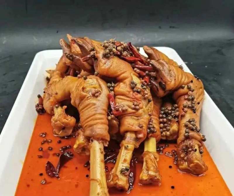 麻辣小羊蹄，一斤3个头，个头均匀，麻辣爽口，美味
