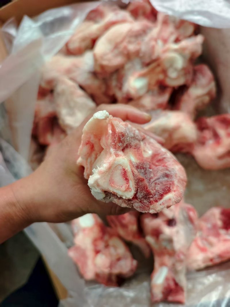 临沂现货后肘骨，带肉带筋膜酱大骨熟食饭店都可以使用