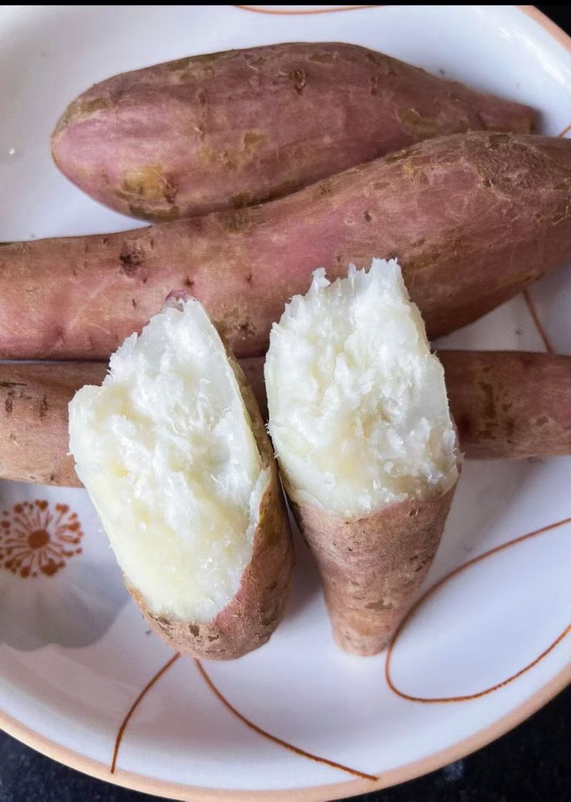 大量红薯上市中，西瓜红，哈密。